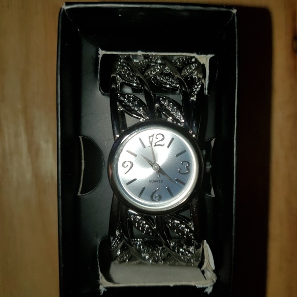 Avon Artison leaf cuff watch - Picture 3 of 3